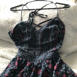 Hollister Floral Romper Women’s!